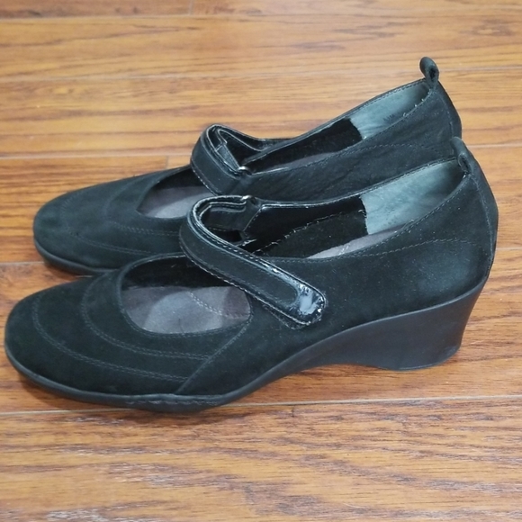 AEROSOLES Shoes - Black Aerosole MaryJane Wedges